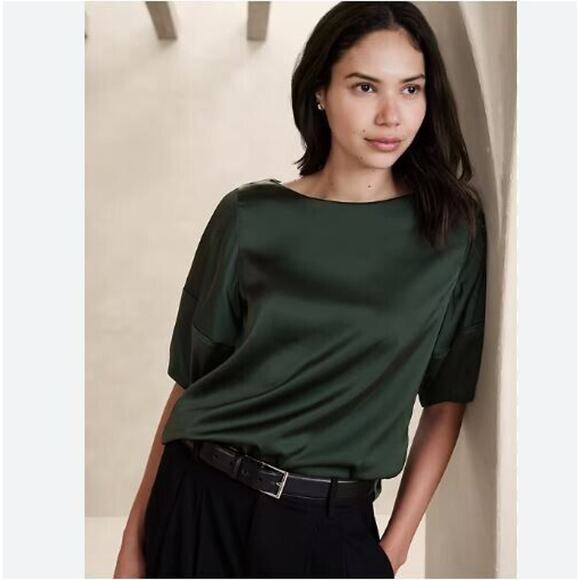 Banana Republic Size Small S Green Satin Cropped Lantern Short Sleeve Top NEW - Picture 2 of 5